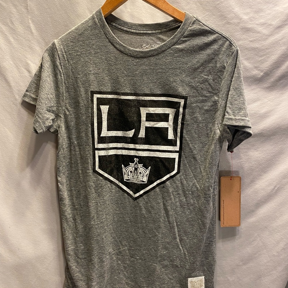 Officially Licensed NHL Los Angeles Kings Gray Graphic T-Shirt, New With Tags!